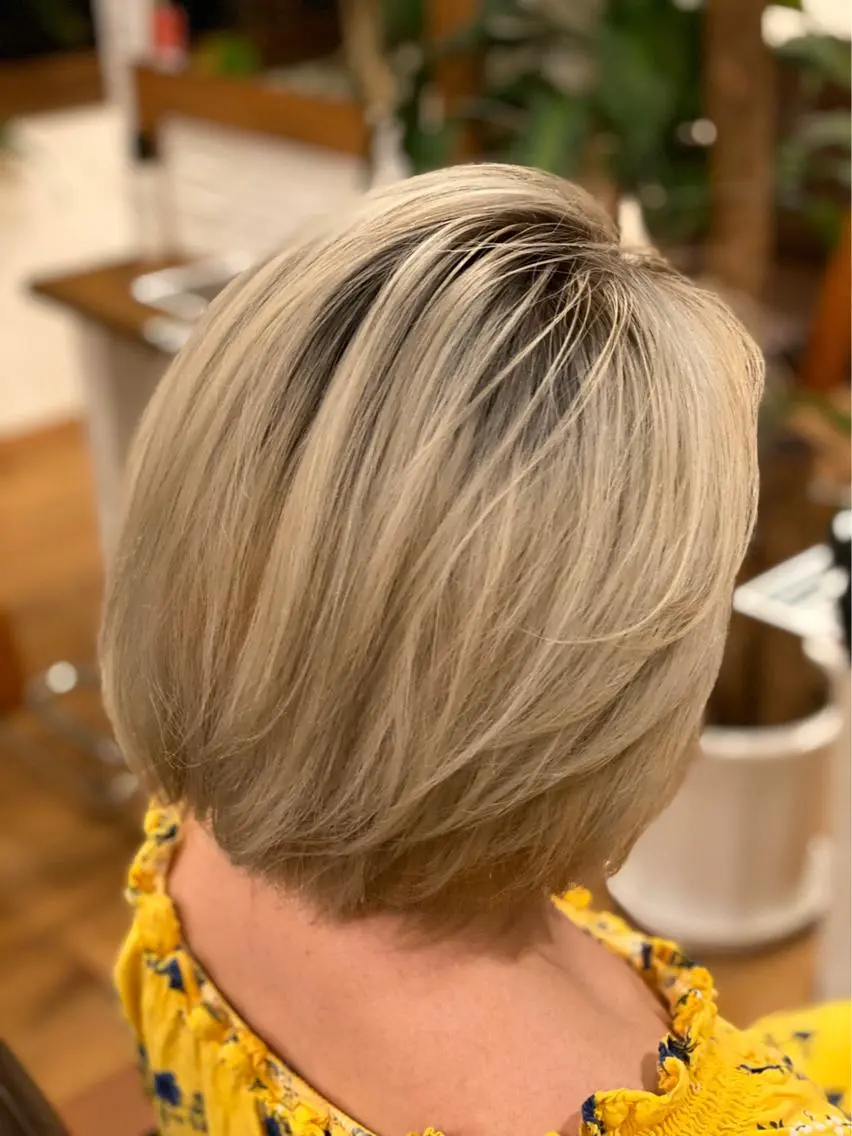 ショート ヘアカラー 井上 真利のヘアスタイル