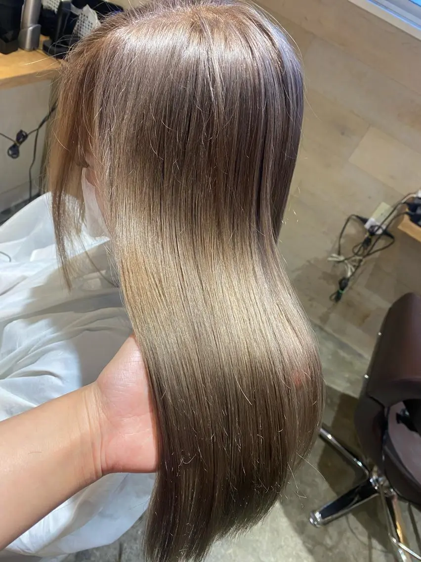 ロング カラー ブリーチ 透明感カラー 髪質改善×矯正🫧 韓国ヘアasamiのヘアスタイル