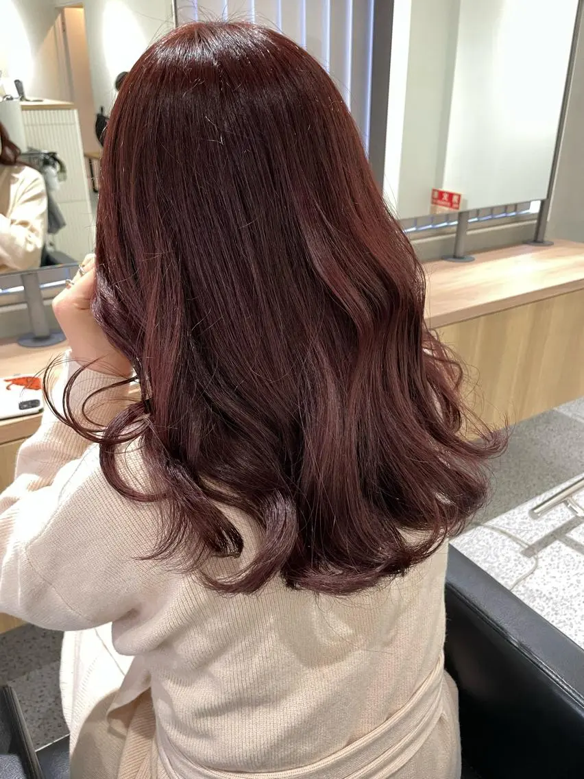 ロング カラー レッドカラー カット ヘアカラー トリートメント ブリーチ/ハイトーン 艶カラー/ユリナのヘアスタイル