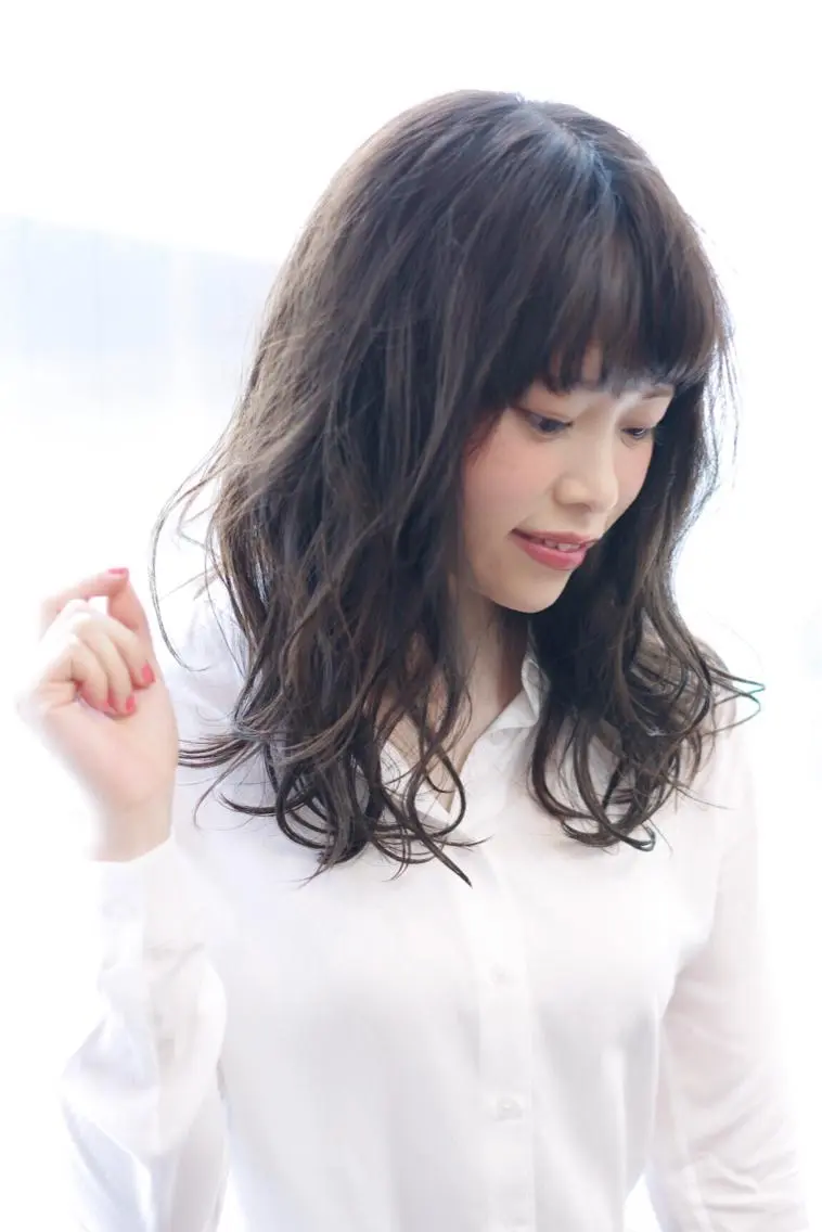 ミディアム セミロング カラー イルミナカラー 松田 光雄のヘアスタイル