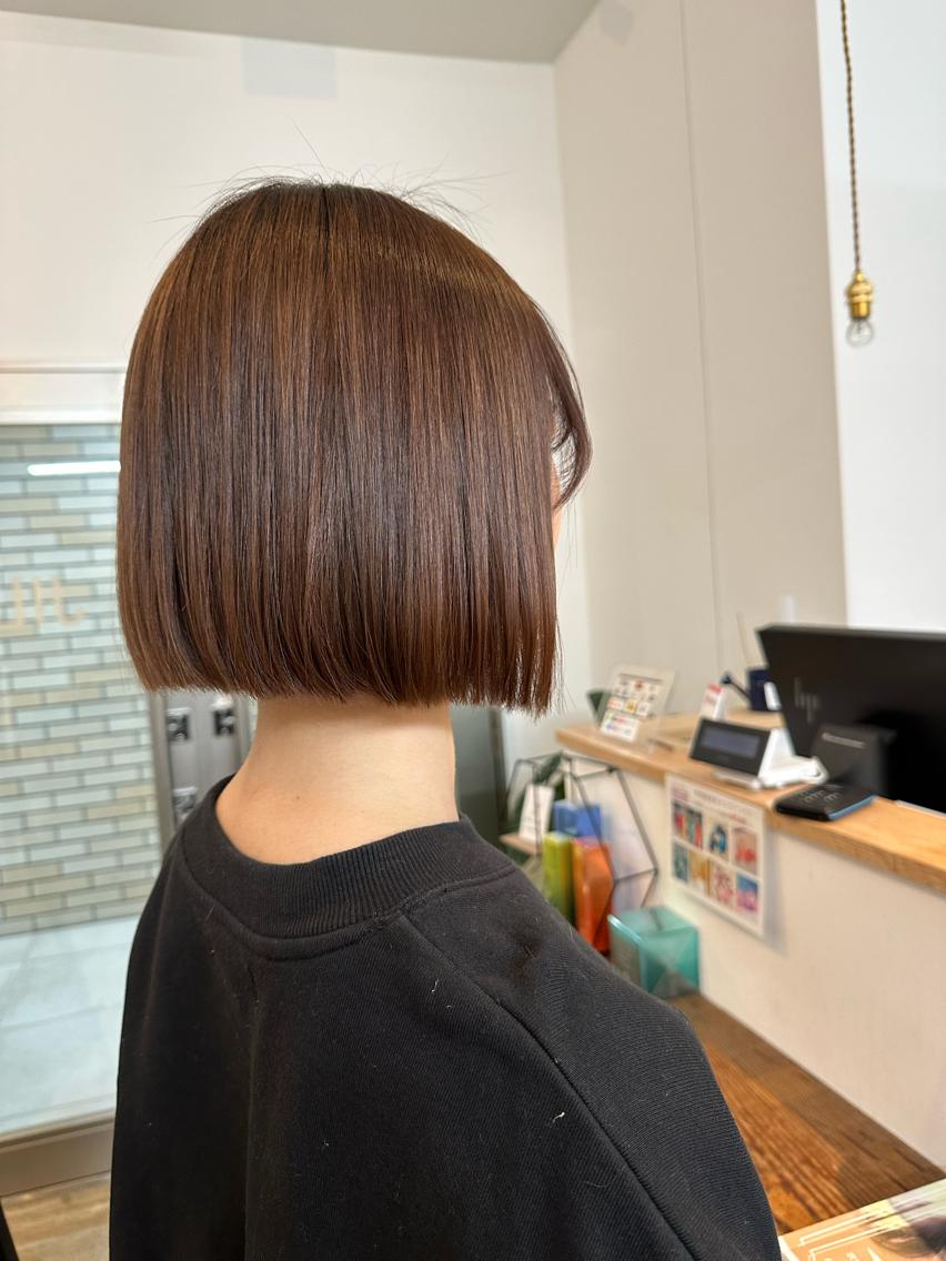 ミディアム カット 縮毛矯正 阿部 智子のヘアスタイル