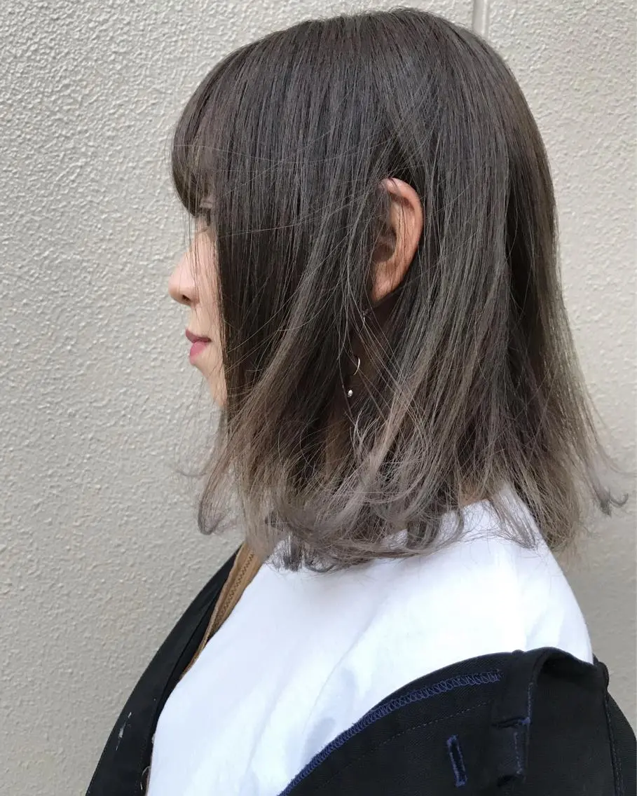 ミディアム アッシュ カット ヘアカラー トリートメント Musiiik hairのヘアスタイル