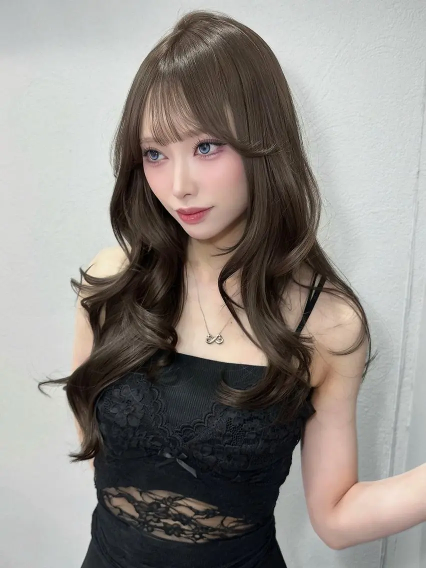 ロング カラー ベージュカラー ブルーカラー グレージュ ハイトーンカラー インナーカラー 顔周り/透明感カラー REINA𓍯のヘアスタイル