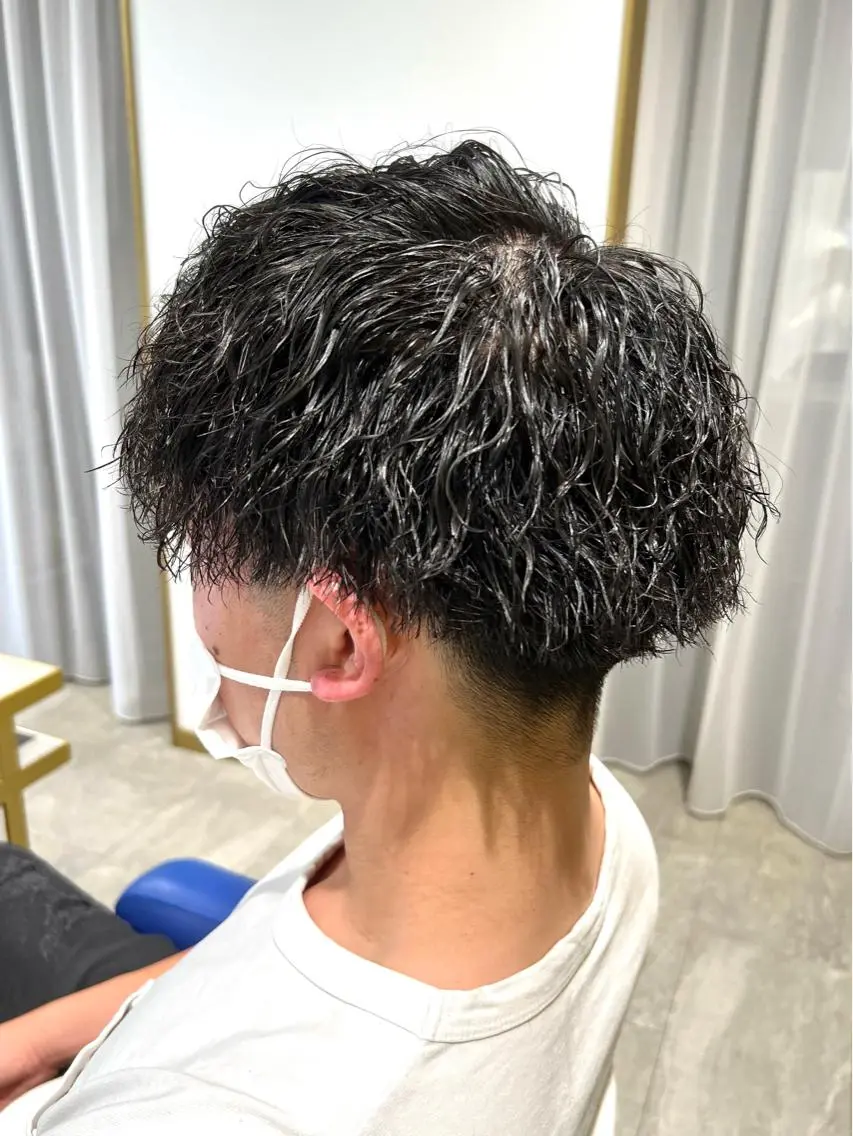 ショート パーマ ヘアアレンジ メンズ メンズパーマ メンズツイストパーマ ツイストスパイラルパーマ 波巻きパーマ スパイラルパーマ メンズパーマ職人 加藤 弘貴のヘアスタイル