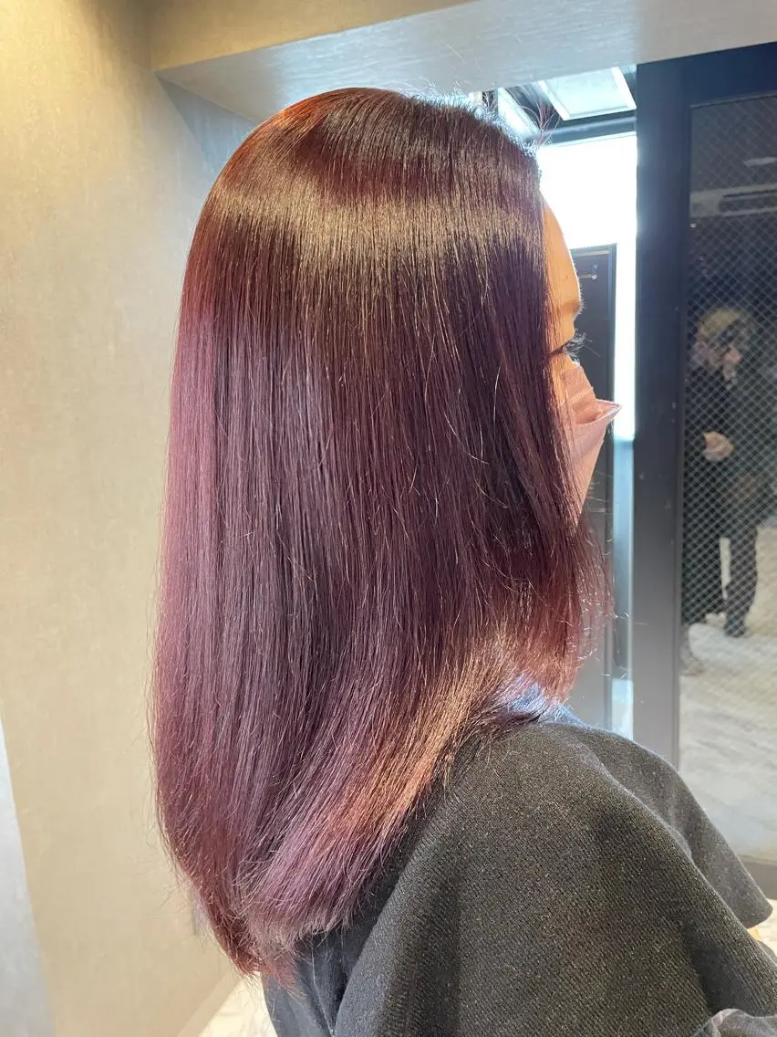 セミロング カラー さと ちはるのヘアスタイル
