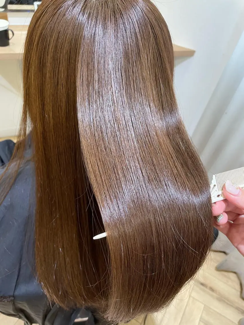 セミロング 縮毛矯正 髪質改善お任せ ください♪ひとみのヘアスタイル