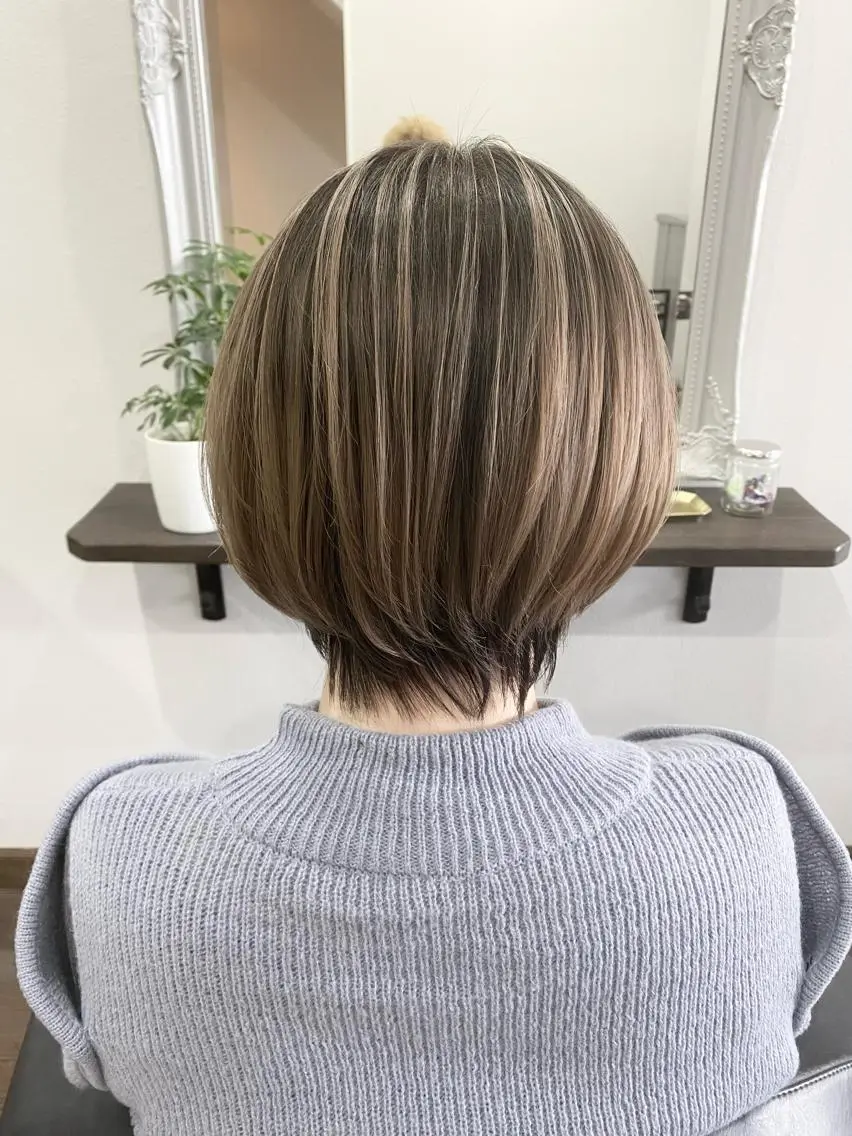ショート レイヤーカット カット ヘアカラー トリートメント バレイヤージュ 隅中秀弥のヘアスタイル