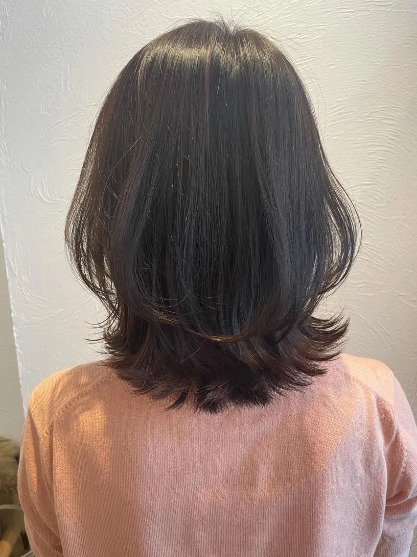 ミディアム ボブレイヤー ボブ レイヤーカット 赤み消しカラー/透 明感カラー/有吉優香のヘアスタイル