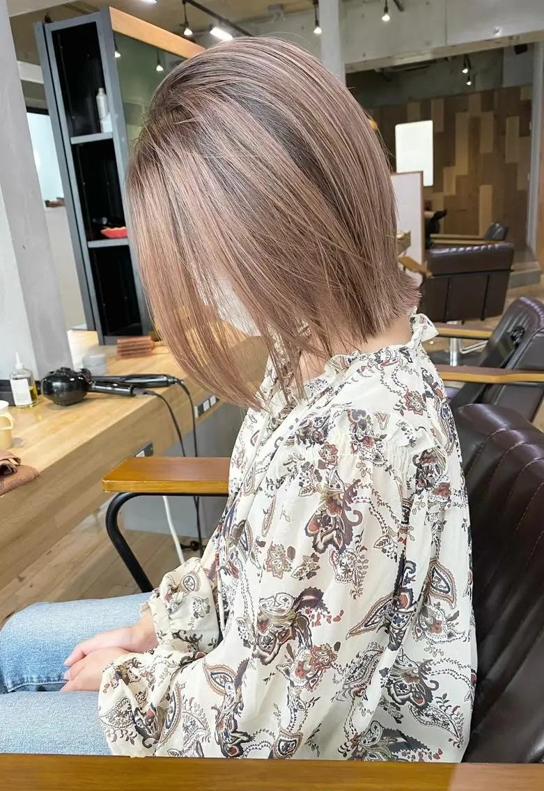 ショート カラー ショートヘア 艶髪ハイトーン✨ 🩷AMI🩷のヘアスタイル