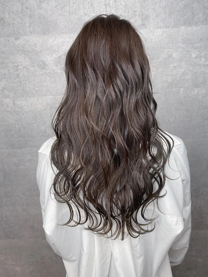 ロング カラー ヘアカラー トリートメント _WHITE 天王寺のヘアスタイル