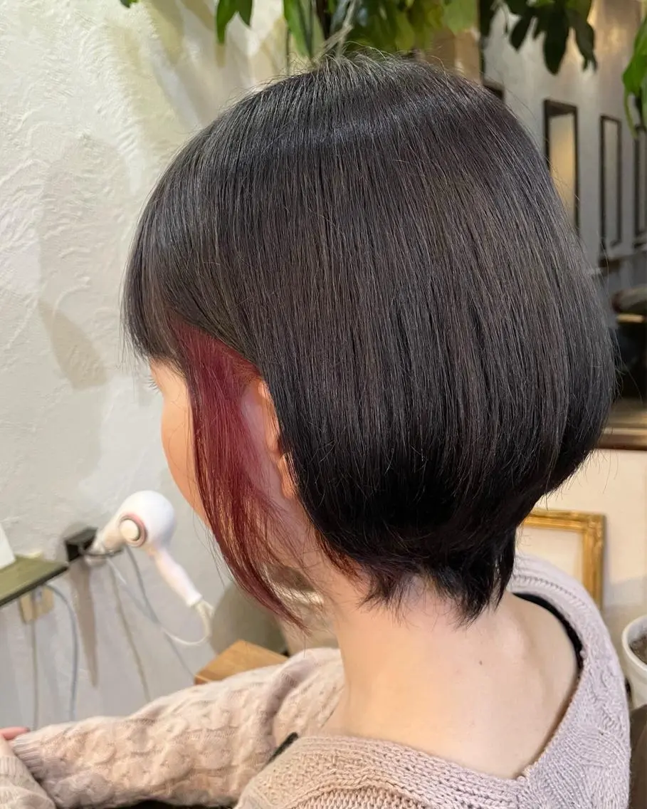 ショート カラー ブリーチ イヤリングカラー グレージュ ピンクカラー ヘアカラー 箱守 さやかのヘアスタイル
