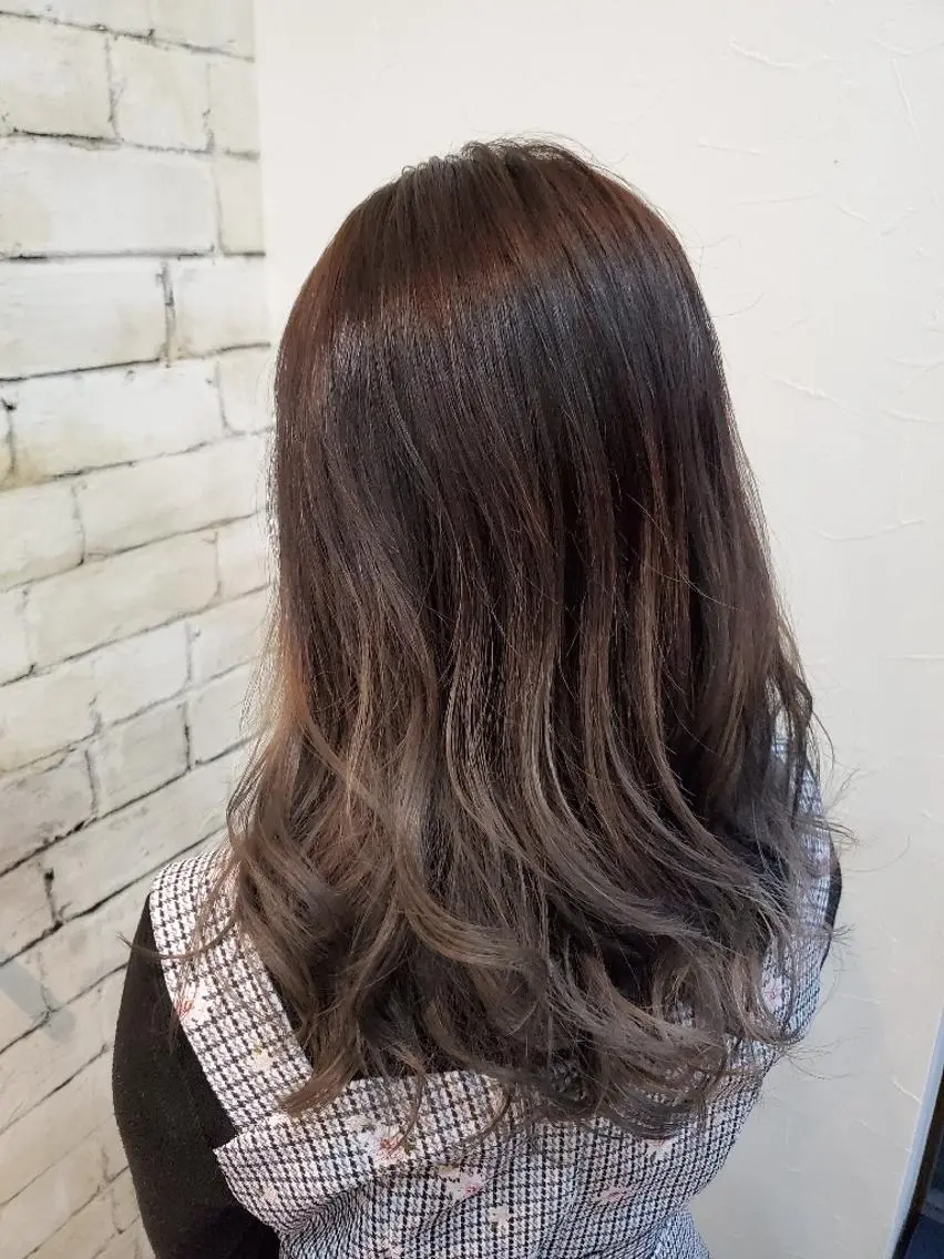 ロング カラー パーマ ヘアアレンジ ネイル マツエク・マツパ グラデーションカラー ハイライトカラー ハイライト グラデーション まとまり💯悩み改善 ★松本尚弥★店長のヘアスタイル