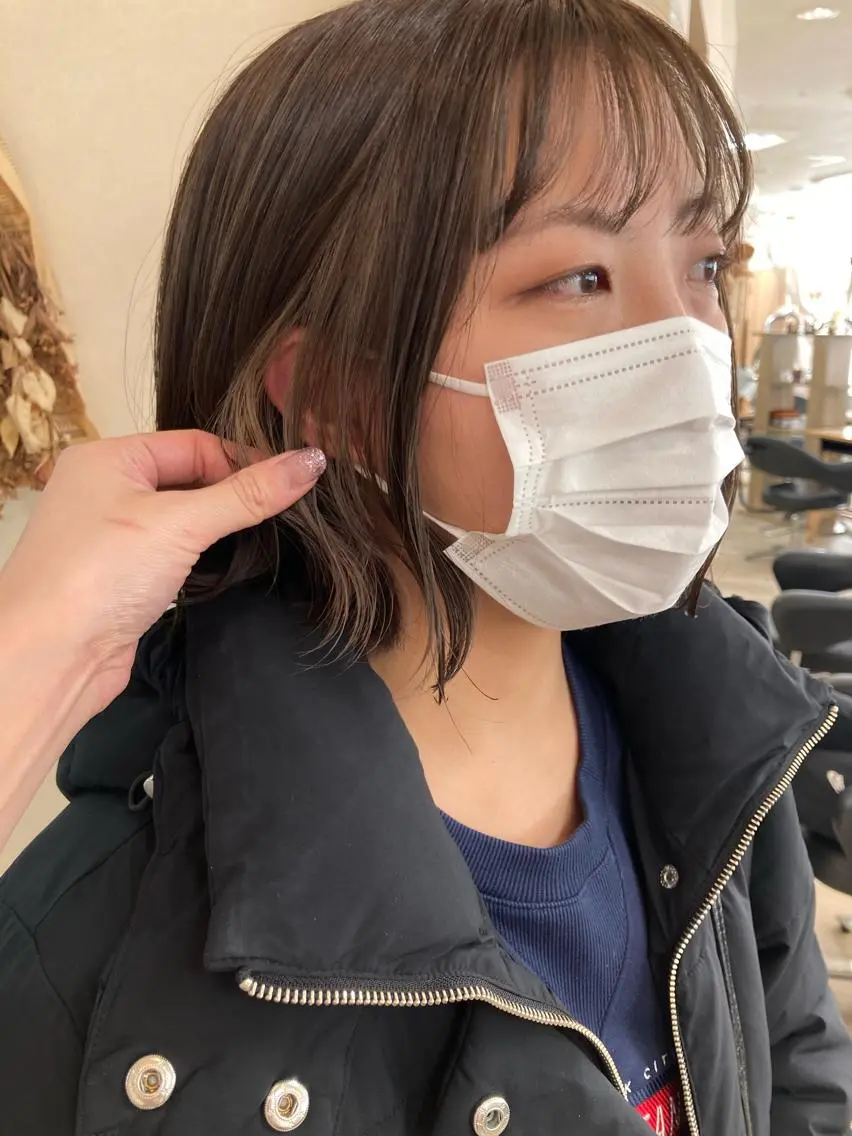 ショート カラー 切りっぱなしボブ ショートボブ ハンサムショート ブリーチ イヤリングカラー カット ヘアカラー トリートメント 初めてのショート お任せください✂️のヘアスタイル
