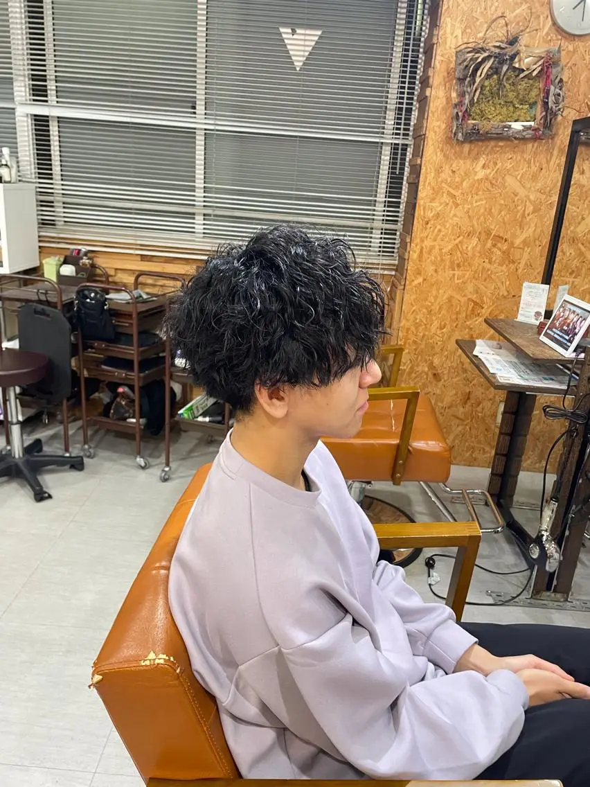 ショート パーマ メンズ メンズパーマ ツイストスパイラルパーマ スパイラルパーマ soin by poshのヘアスタイル