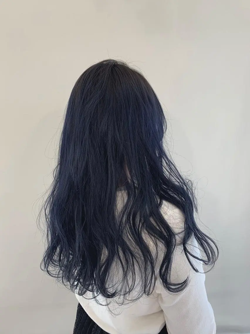 ロング カラー パーマ ヘアアレンジ ネイビーカラー 加藤 綾華のヘアスタイル