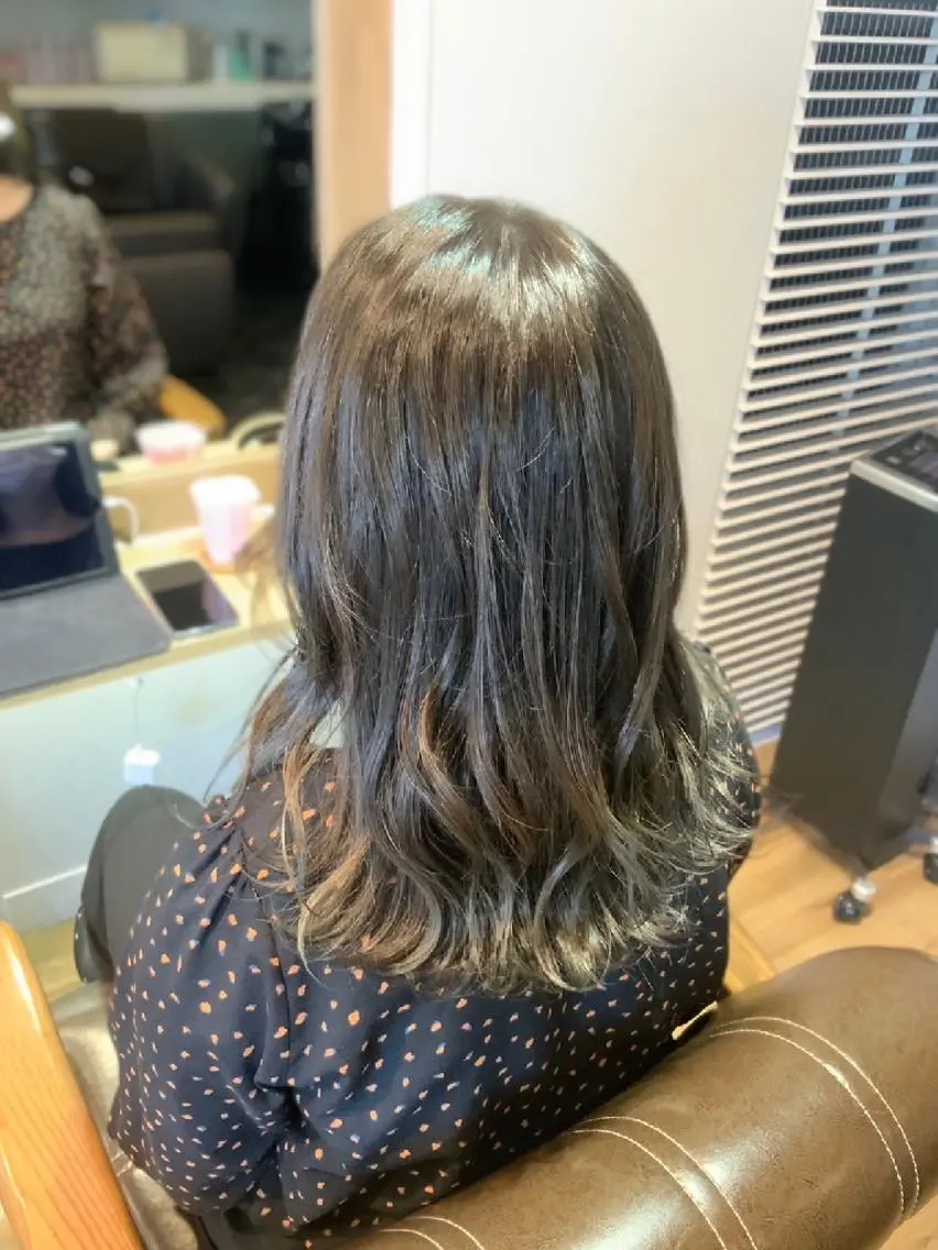 カラー アッシュ 堀 望美のヘアスタイル