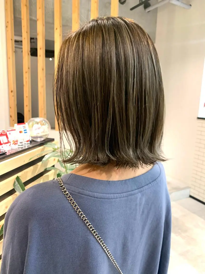 ミディアム カラー ヘアアレンジ ハイライトカラー ハイライト マツオカ マコのヘアスタイル