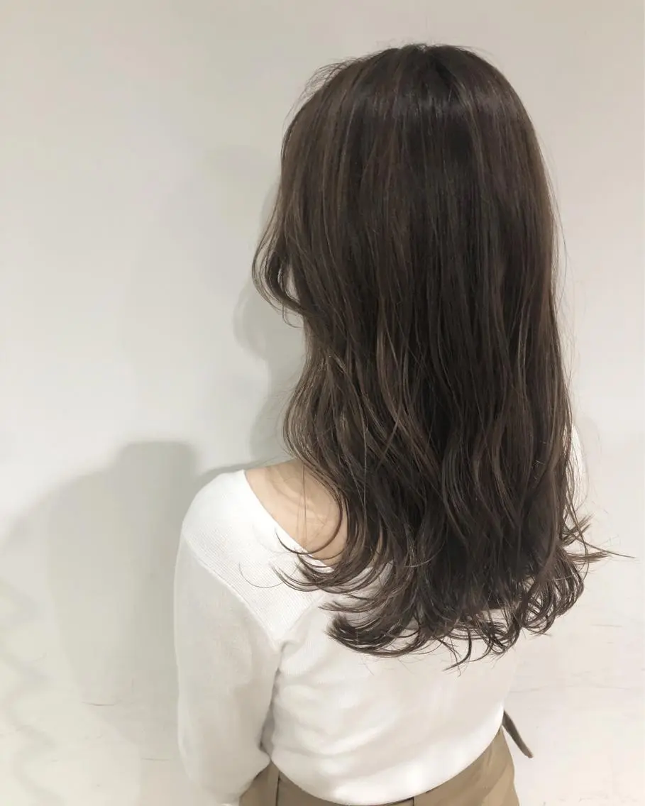 ロング カラー グレージュ 🍊新宿南口🍊 ERINAのヘアスタイル