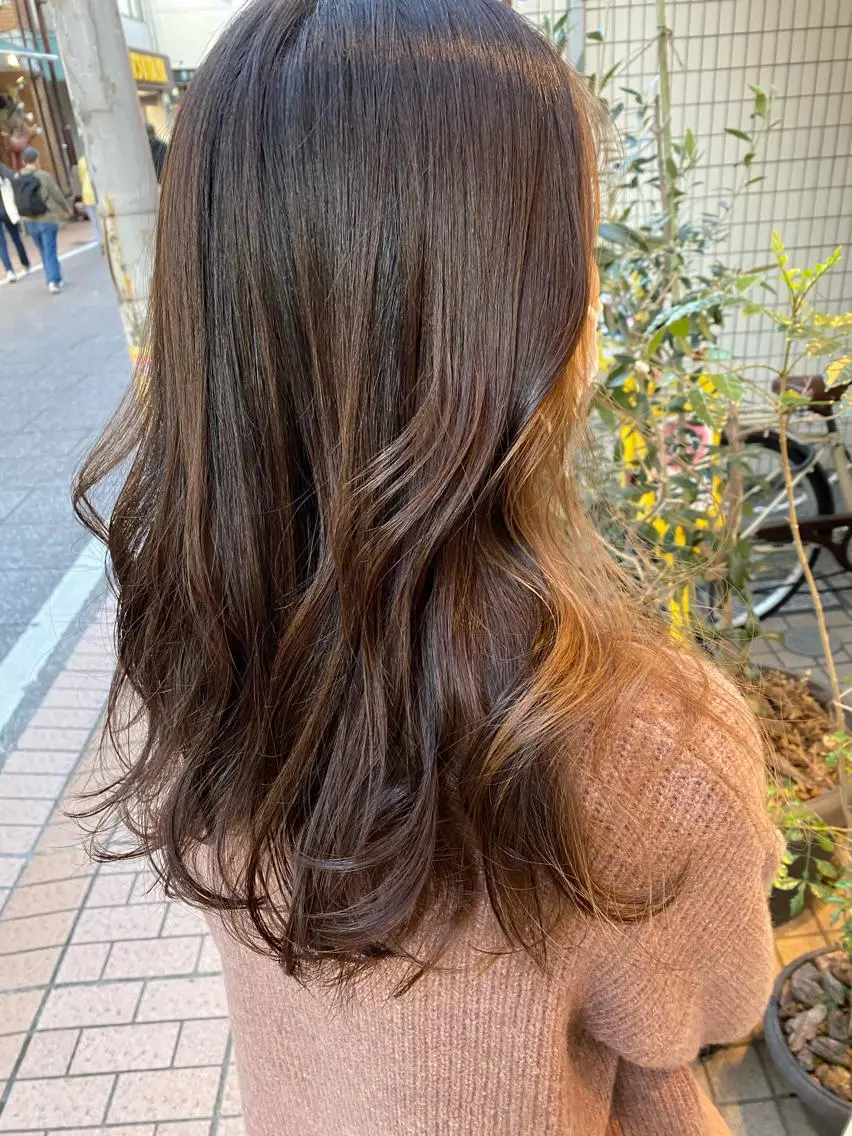 セミロング カラー ヘアカラー 宮内 真乃のヘアスタイル