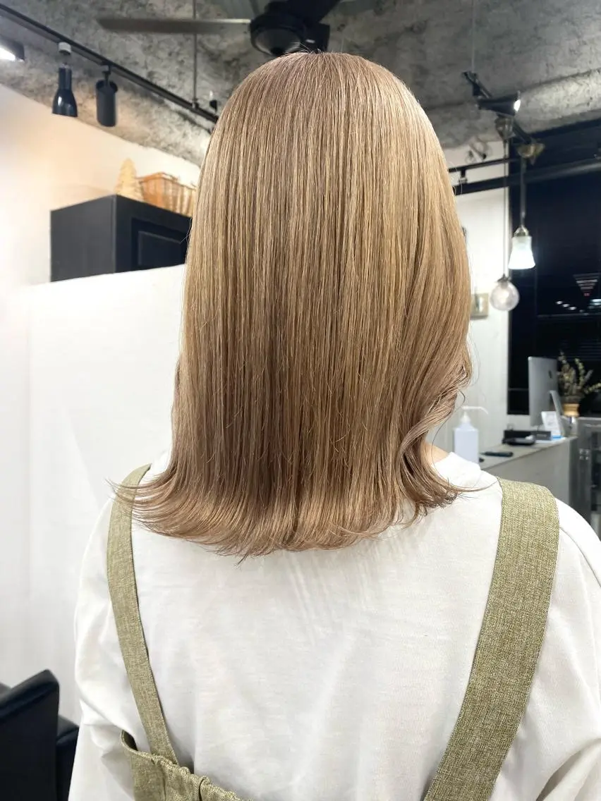 セミロング カラー ベージュカラー ブリーチ ミルクティーベージュ 🧸艶々韓国ヘア 🧁mizunaのヘアスタイル
