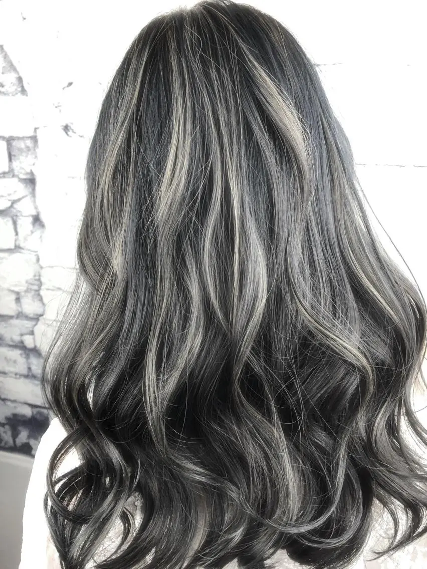 セミロング カラー アッシュ ハイライトカラー ハイライト ヘアカラー ✨メテオ　髪質改善✨ シバタのヘアスタイル