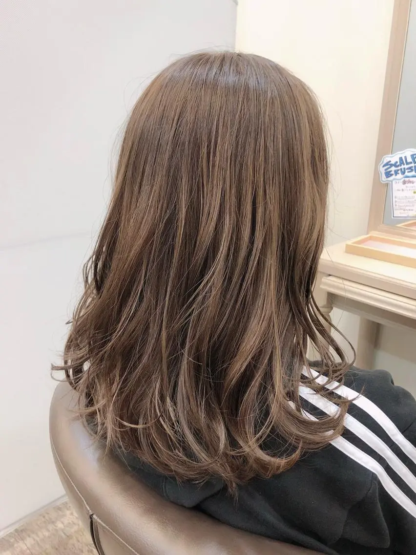 ミディアム カラー ハイライトカラー イルミナカラー ハイライト ヘアカラー 尚平 40代からの 髪質改善専門のその他イメージ