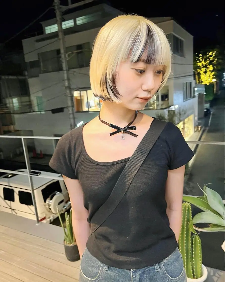 ショート カラー 抜きっぱなしブロンド ブロンド カット ヘアカラー トリートメント sakoda shunkiのヘアスタイル
