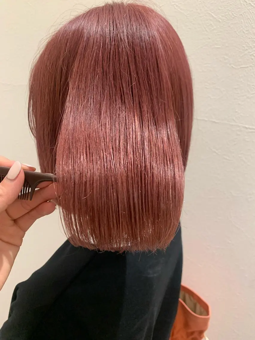 ショート カラー ブリーチ ブラウンカラー レッドカラー レッドブラウン カット ヘアカラー トリートメント hubhair レイヤー/透明感のヘアスタイル