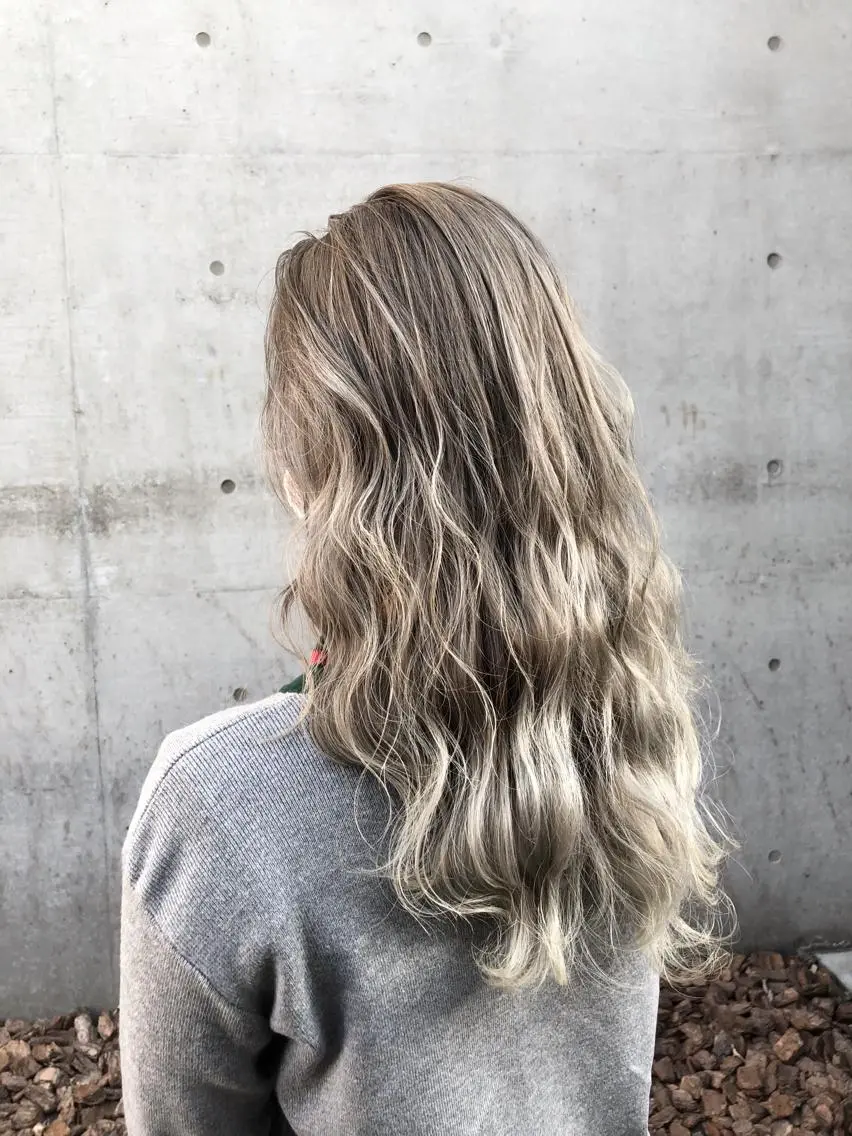 ロング カラー ヘアアレンジ バレイヤージュ グラデーションカラー レイヤーカット ミニモお気に入り数 No.1宍戸雄弥のヘアスタイル