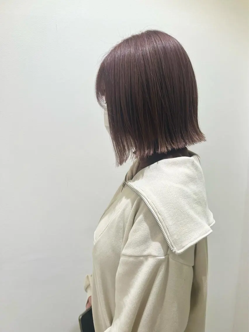 ショート カラー ブリーチ グレージュ ハイトーンカラー ラベンダーカラー ラベンダーグレージュ ヘアカラー トリートメント cher. 新井瑞希のヘアスタイル