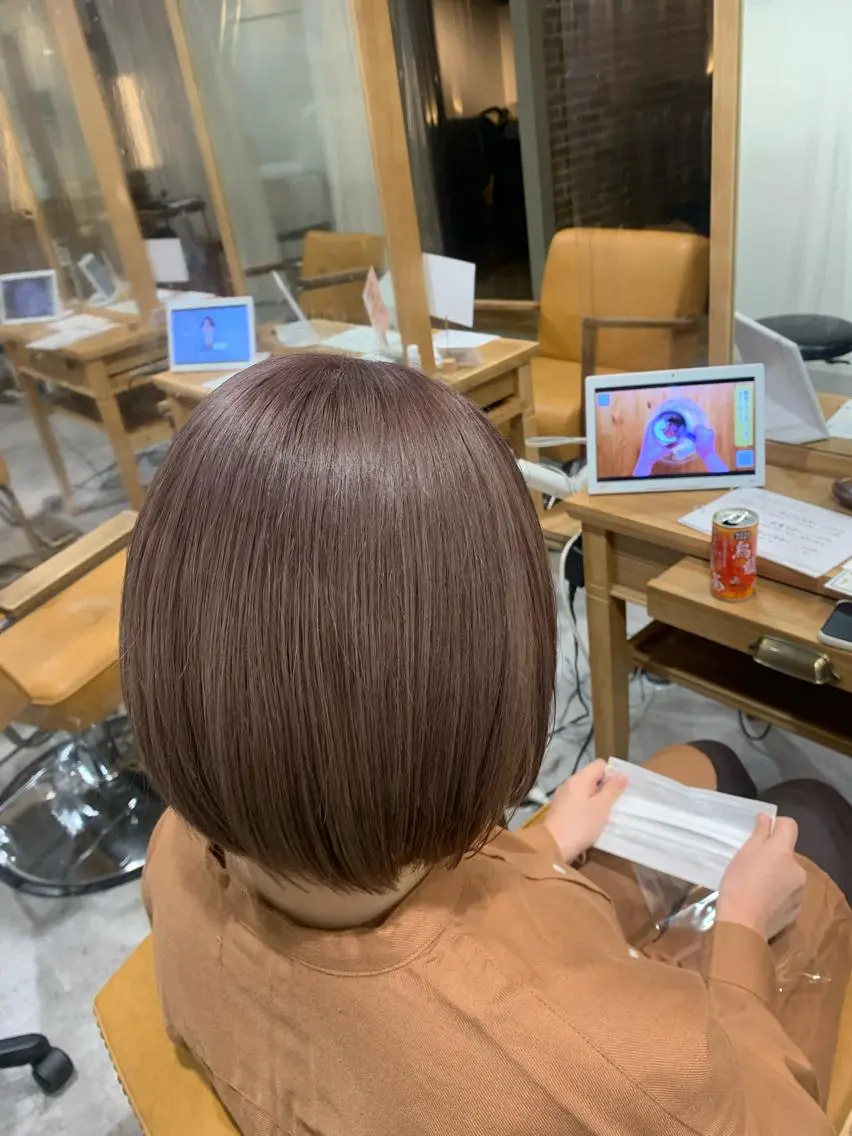 ミディアム ラベンダーベージュ カット ヘアカラー ピンクカラー/ mana🎀のヘアスタイル