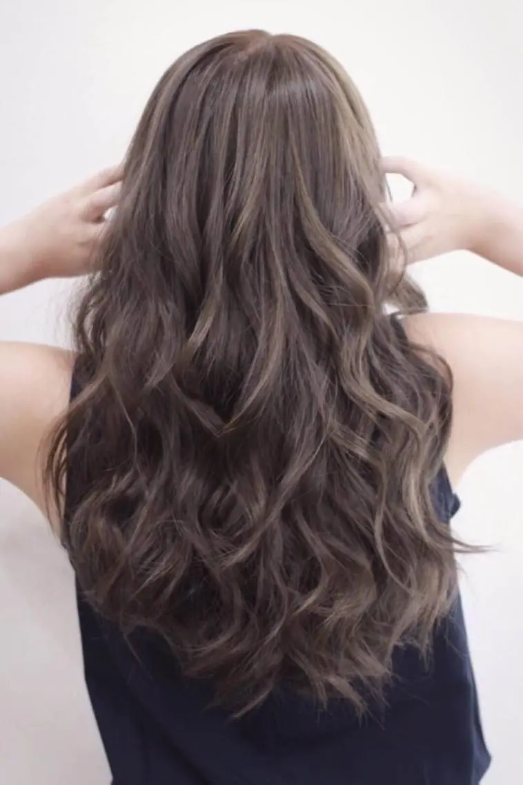 ロング カラー パーマ ヘアアレンジ 大阪レミーエクステ チビ編み込みのヘアスタイル