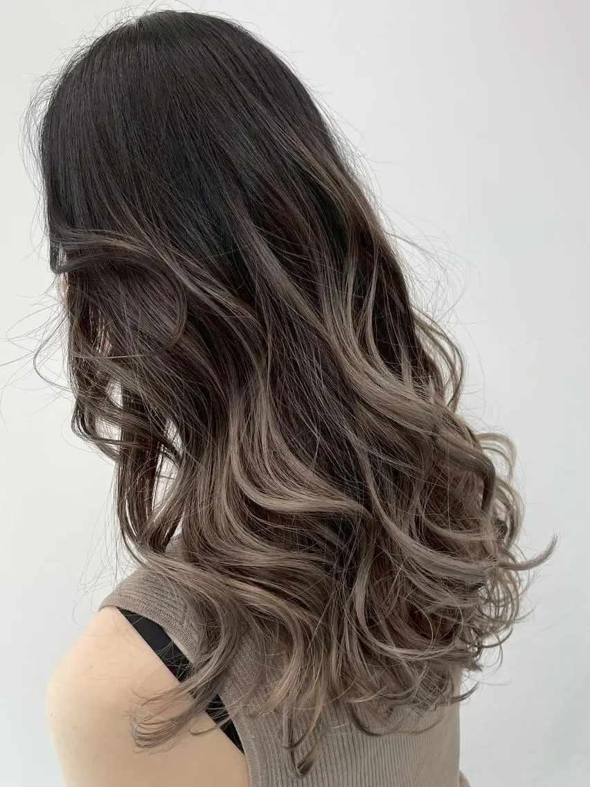 カラー ロング アディクシーカラー アッシュ ブルーカラー ダークアッシュ グレージュ 【公式】amble luxe池袋東口🩷のヘアスタイル