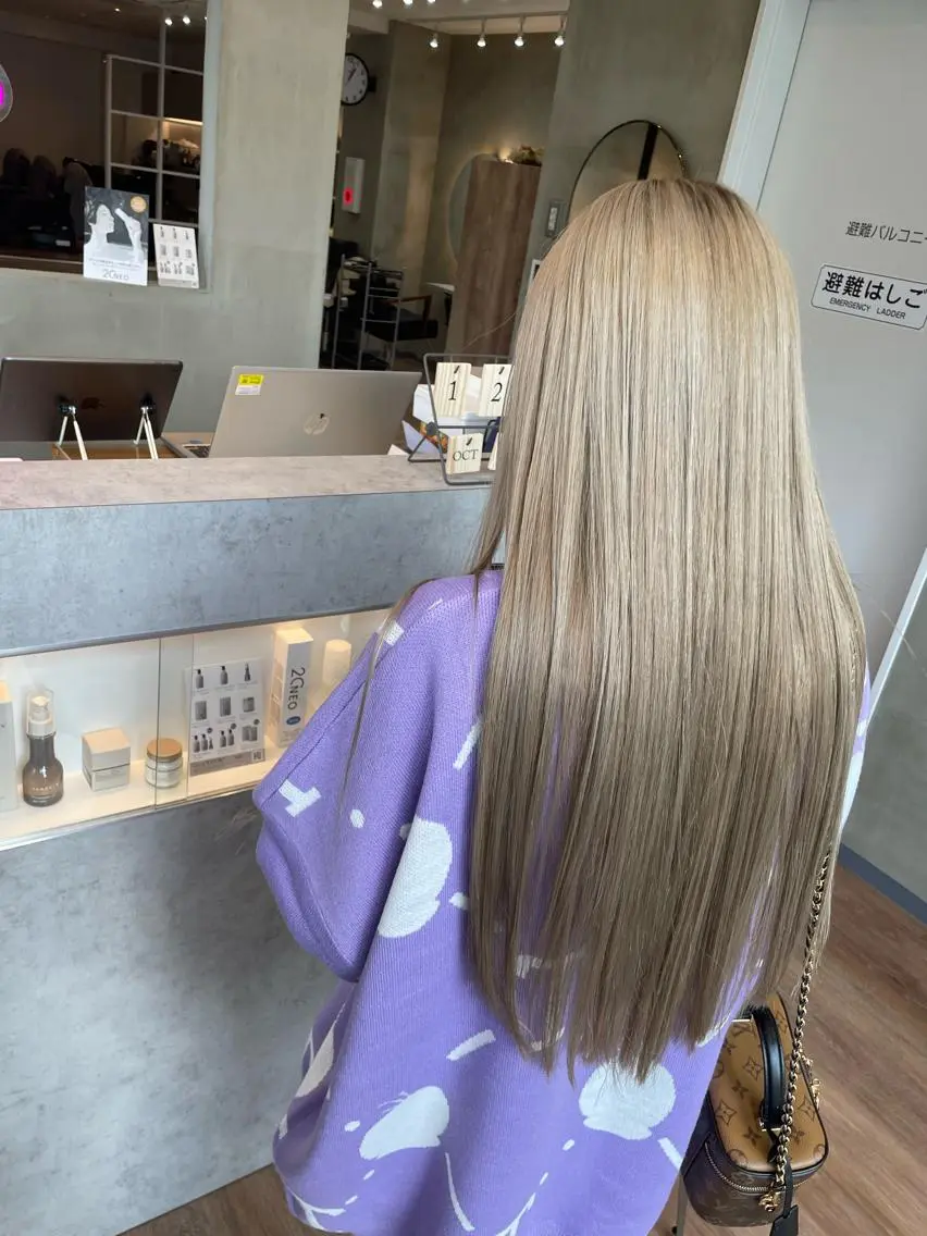 ロング カラー ブロンド yoshi （髙橋）のヘアスタイル