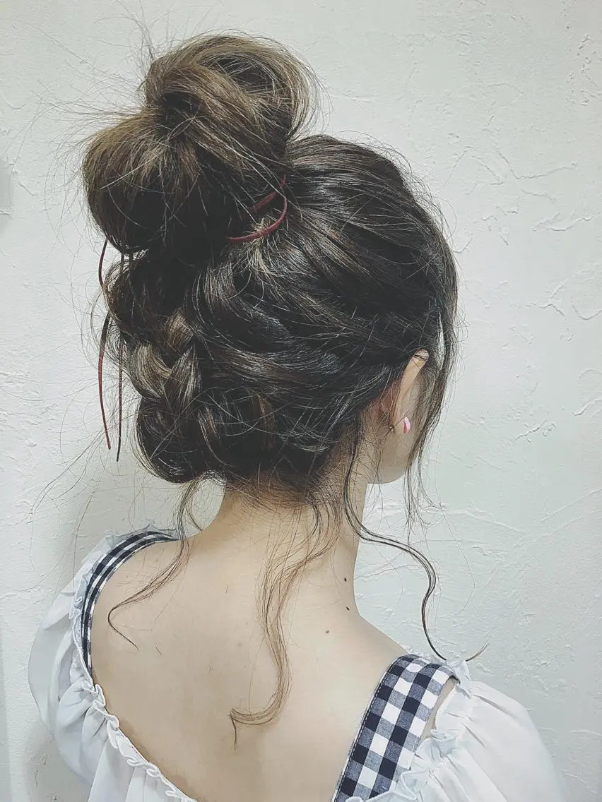 ミディアム ヘアアレンジ ハーフアップ お団子ヘア 三つ編み RUMéL 🌙YUIのマツエク・マツパデザイン