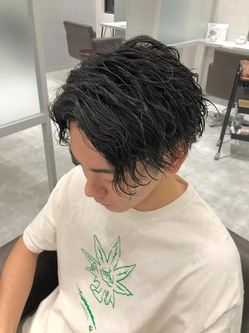ショート カラー パーマ メンズ 萩原 丈のヘアスタイル