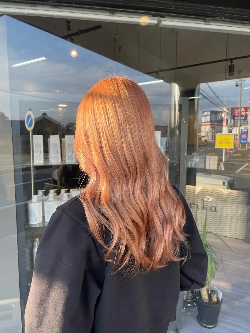 ロング カラー ベージュカラー ブリーチ ピンクカラー ピンクベージュ マキノ キョウカのヘアスタイル