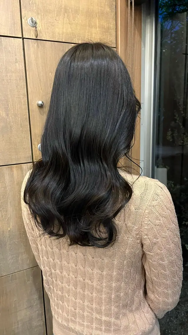 セミロング カラー ヘアアレンジ グレージュ オリーブグレージュ オリーブグレー 韓国風ヘア 栗林 姫花のヘアスタイル