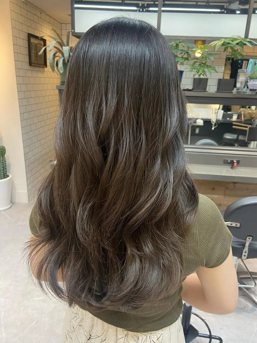 ロング カラー レイヤーカット 髪質改善 永田零亜のヘアスタイル