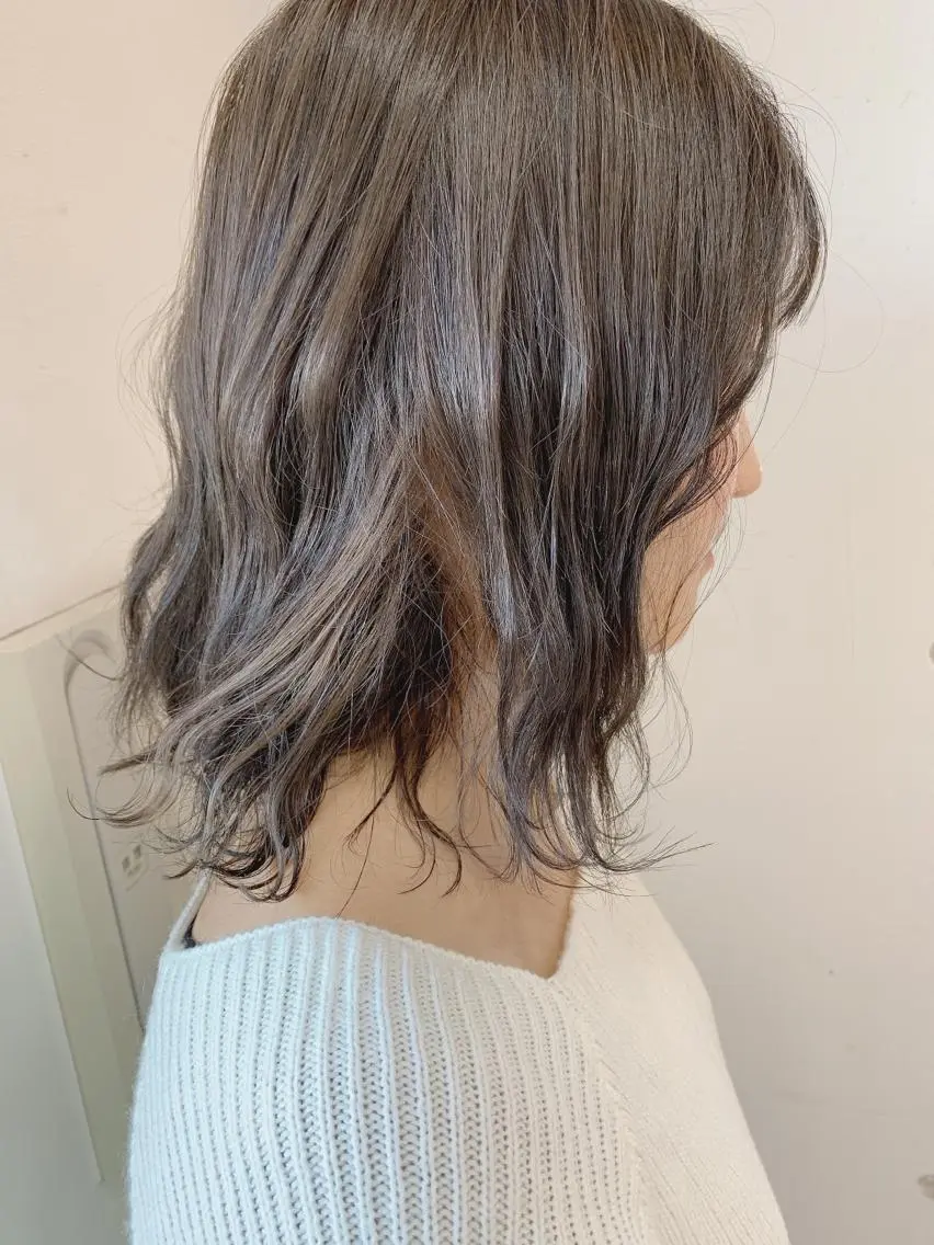 ミディアム カラー ハイライトカラー ハイライト 白髪ぼかしハイライト 柳川拓哉のヘアスタイル