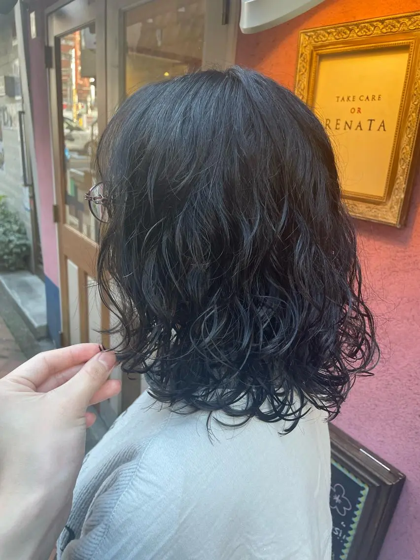 ミディアム パーマ ミディアムパーマ プードルパーマ ナカムラ イヅミのヘアスタイル
