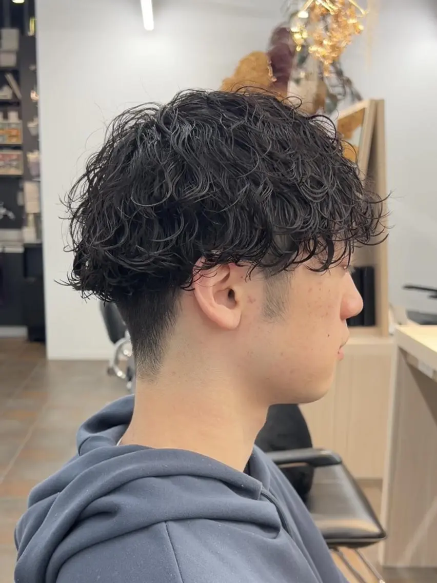 ショート メンズ センターパート フェザーパーマ マッシュ メンズパーマ メンズショート カット パーマ メンズパーマ/ メンズカット/タクヤのヘアスタイル