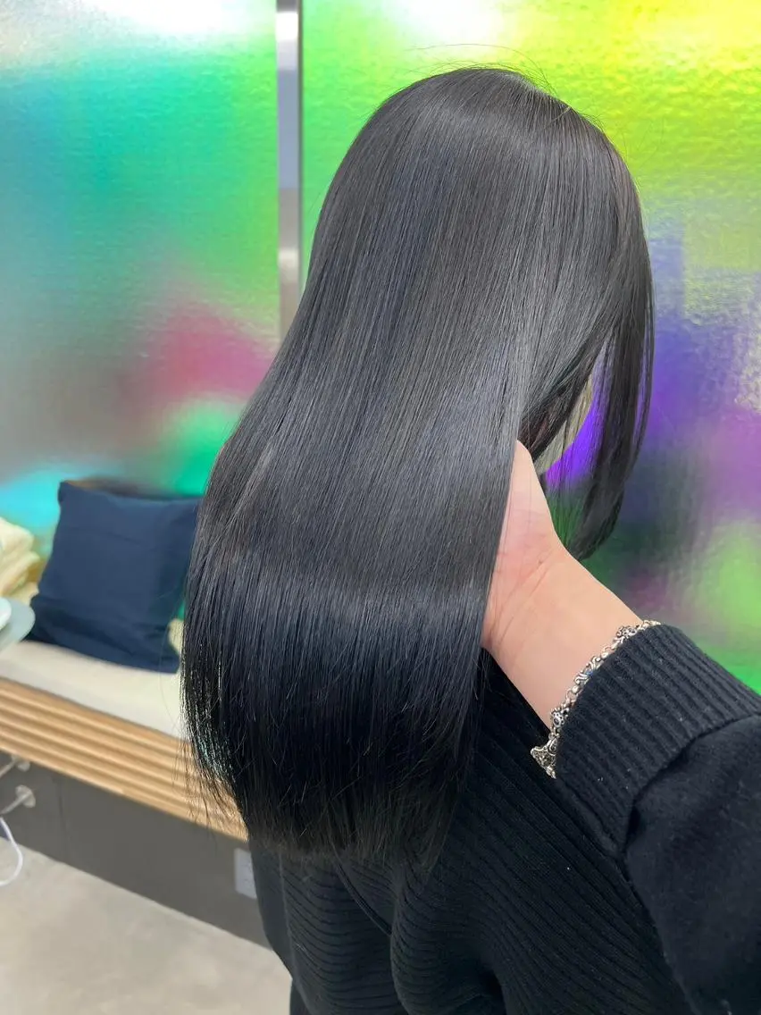 セミロング カラー パーマ ヘアアレンジ セミロングパーマ アディクシーカラー アッシュ ベージュカラー ブラウンカラー カット ヘアカラー トリートメント 【ヘアケア特化型】 newi天王寺のヘアスタイル