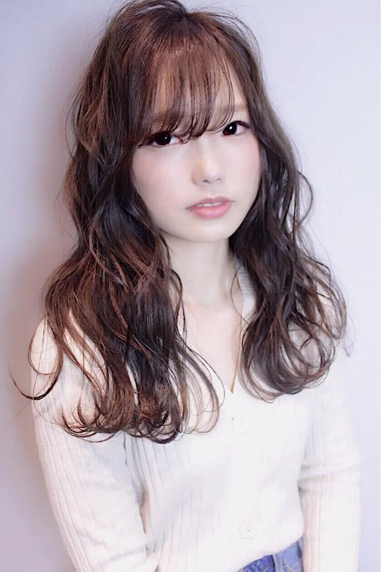 ロング カラー ロング カット パーマ lani ブリーチ /ダブルカラーのヘアスタイル