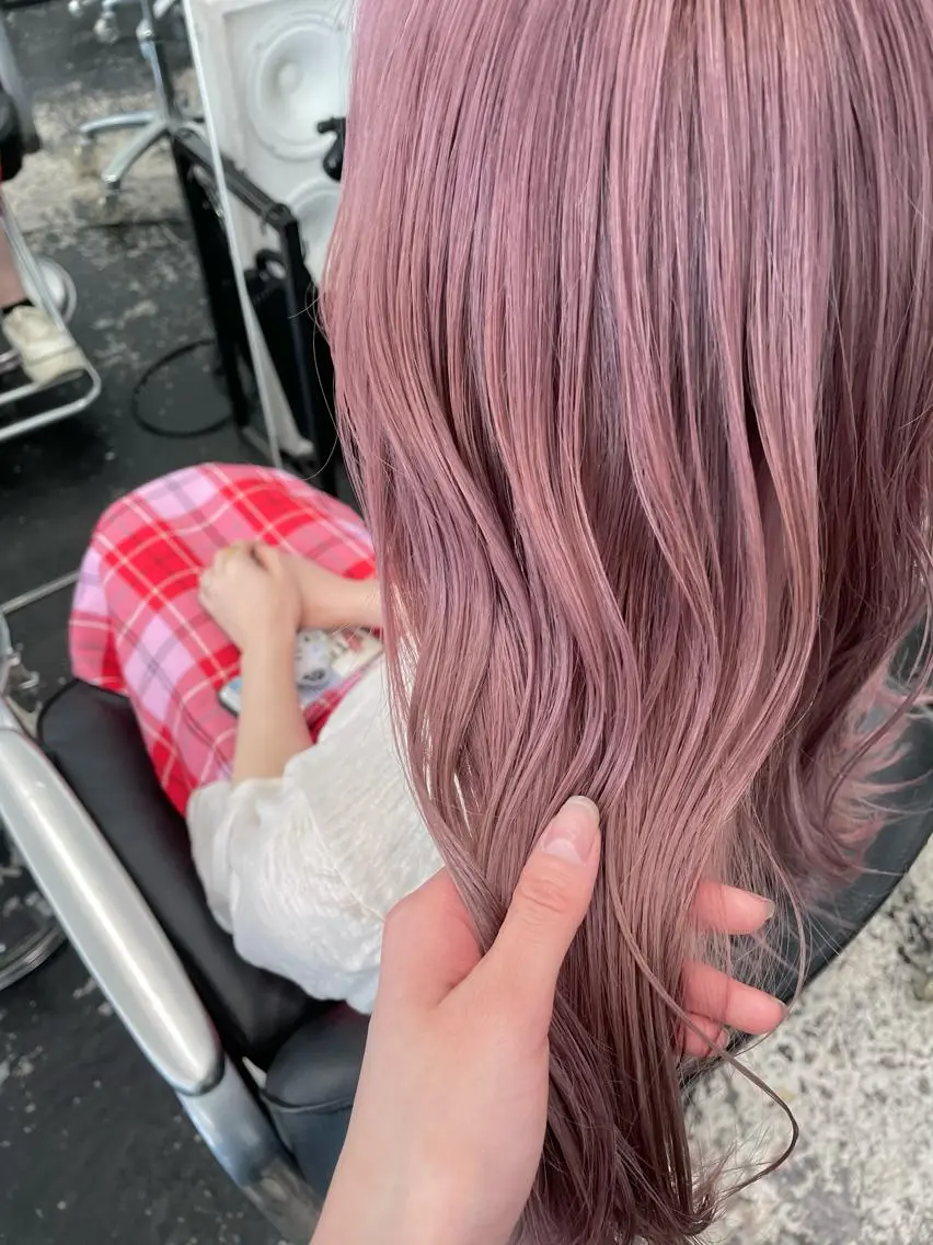 ミディアム カラー ヘアアレンジ ブリーチ ピンクカラー ピンクパープル パープルカラー カット ヘアカラー トリートメント 艶ハイトーン/ヘア アレンジAYAKAのヘアスタイル