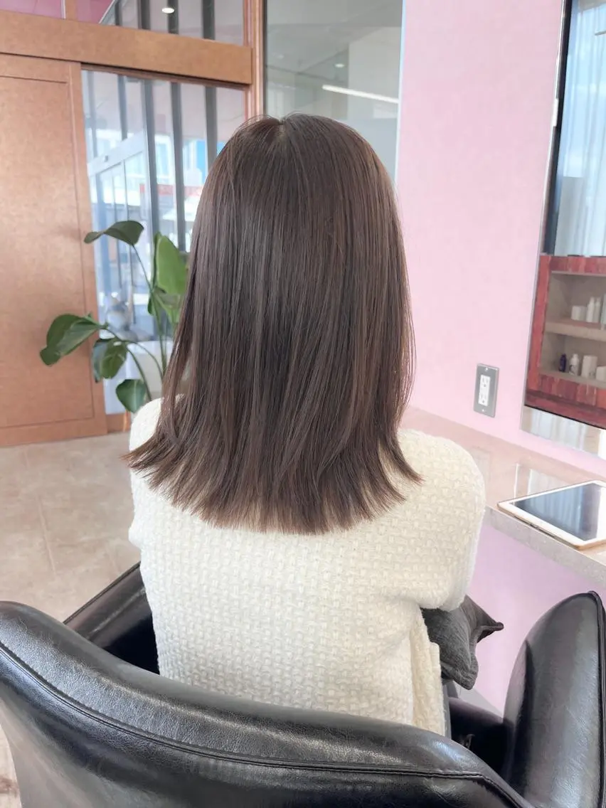セミロング カット MATTY azusaのヘアスタイル