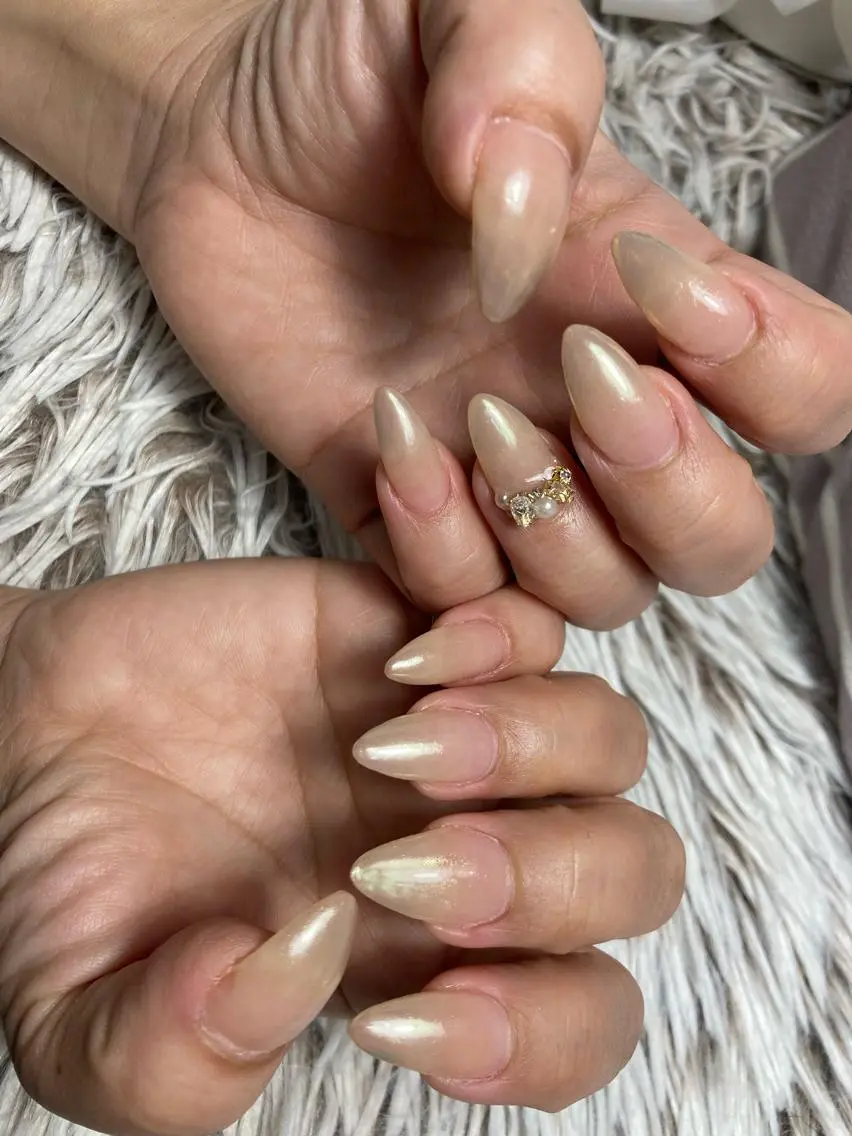 ミディアム ネイル ハンドネイル フットネイル ✴︎ Delightのネイルデザイン