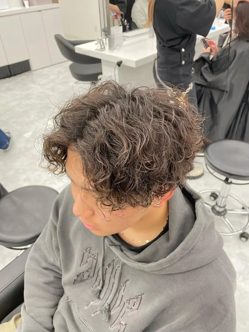 パーマ メンズ men's特化 値段以上の仕上がりにのヘアスタイル