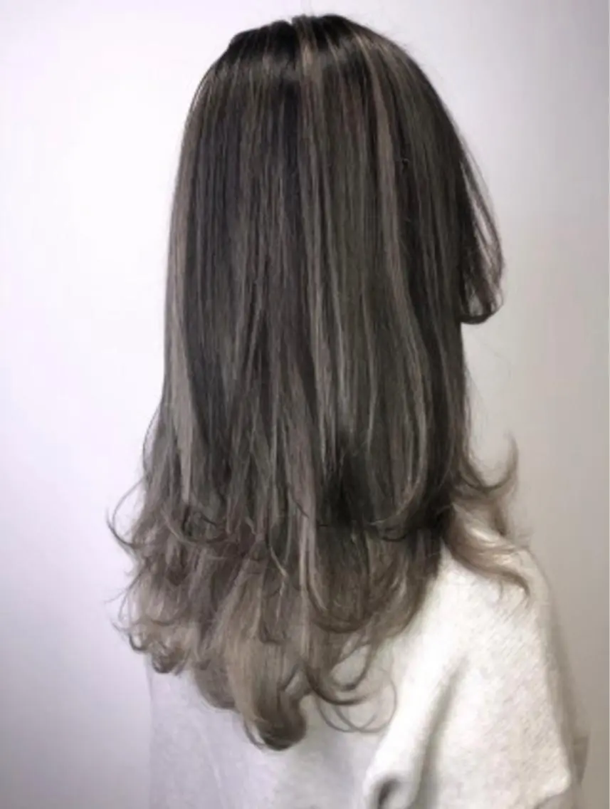 ロング 福元友梨 ディレクター✂️のヘアスタイル