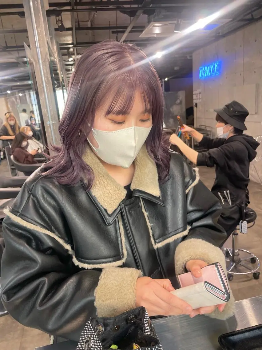 ミディアム カラー パーマ ヘアアレンジ メンズ キッズ ネイル マツエク・マツパ アイブロウ 透明感カラー・レイヤ ー🎀amika🎀のヘアスタイル